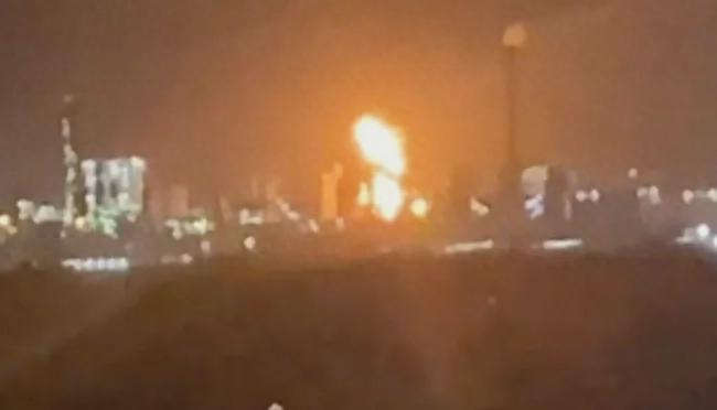 突發(fā)！山東一化工廠爆炸：現(xiàn)場濃煙滾滾，火勢滔天，內(nèi)幕曝光